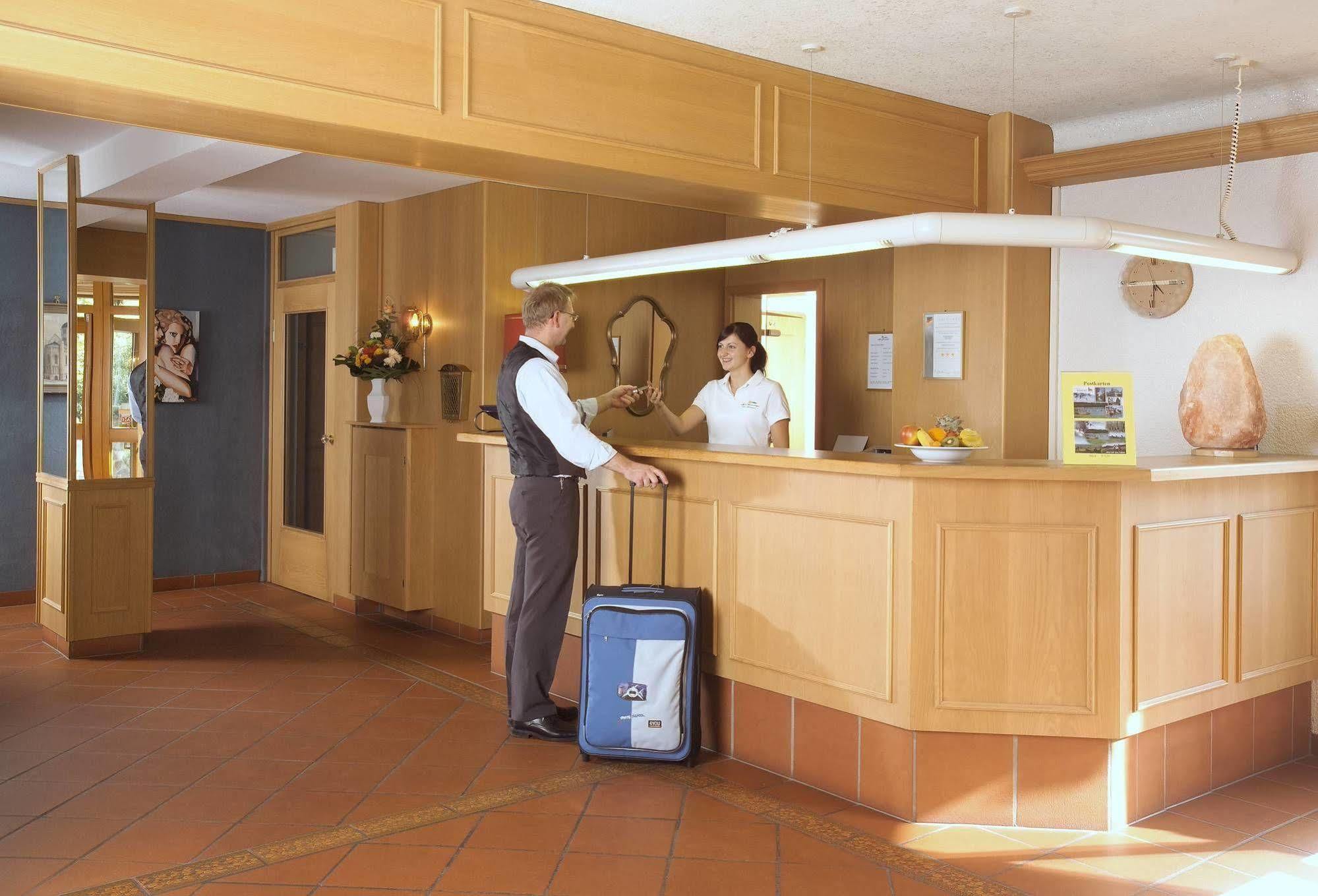 Akzent Hotel Haus Sonnenberg ショッテン エクステリア 写真